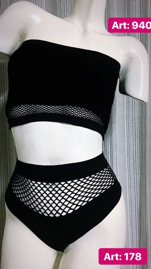 Colaless red seamless